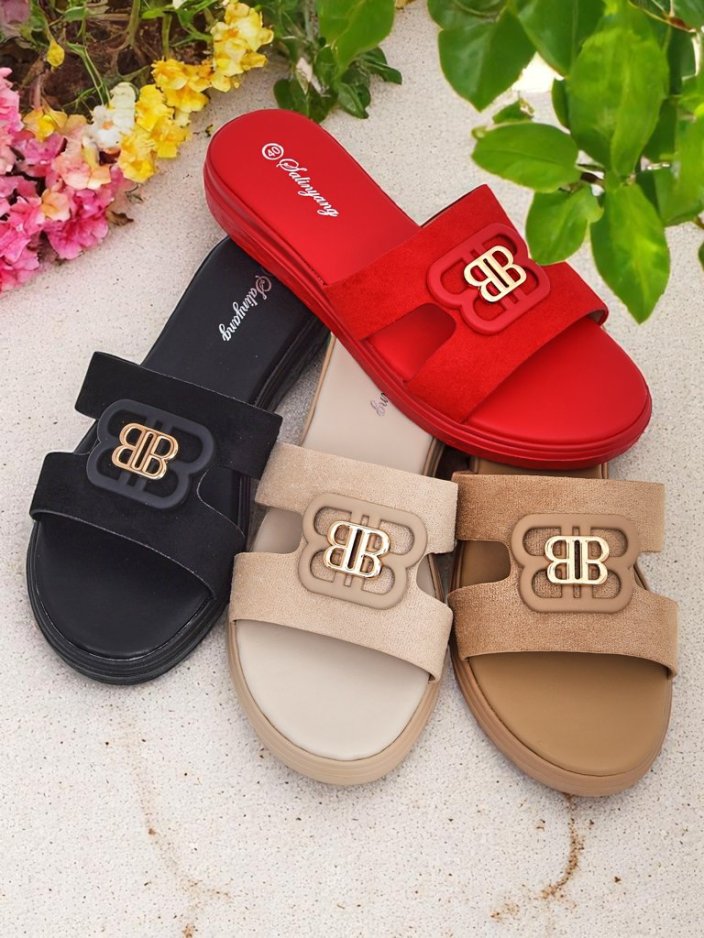 Royalfashion Дамски чехли на плоска подметка ChicStep