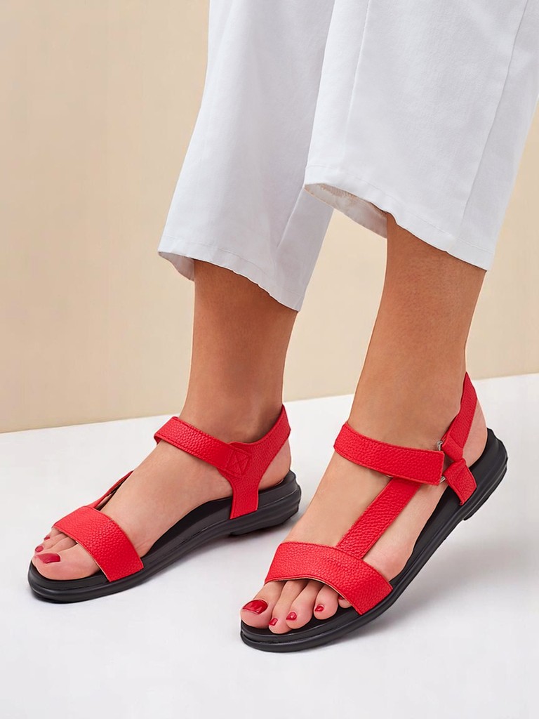 Royalfashion Дамски сандали с равна подметка Lillia