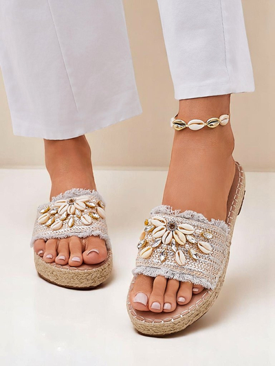 Дамски сандали Perseida Royalfashion сребристи с мидички на плоска подметка