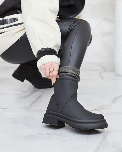 Royalfashion Черни матови дамски ботуши с по-дебела подметка Holeopi