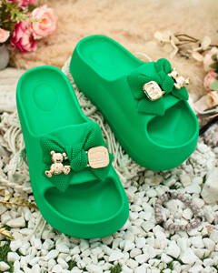 тъмнозелено