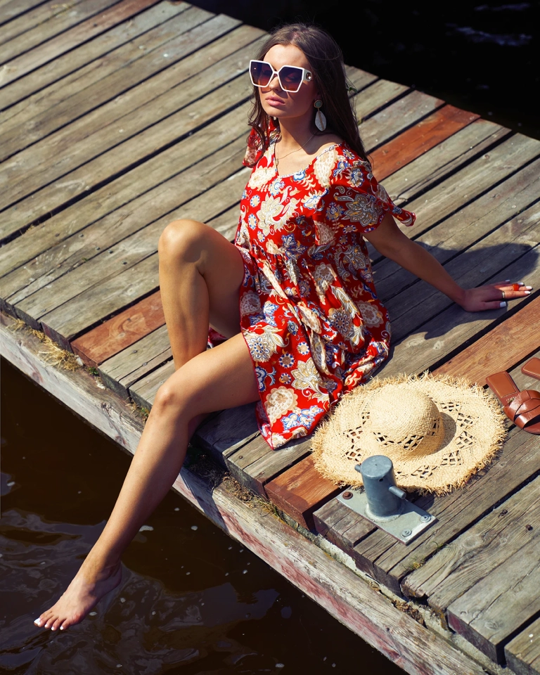 Royalfashion Червена дамска рокля с цветен десен