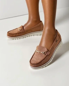 светлокафяв