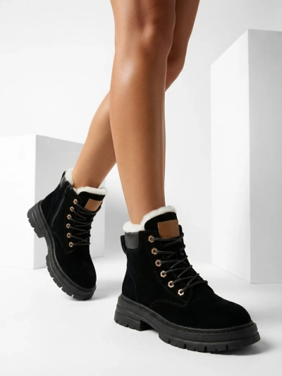 Royalfashion Дамски изолирани ботуши тип "трапер" в черно Radoras