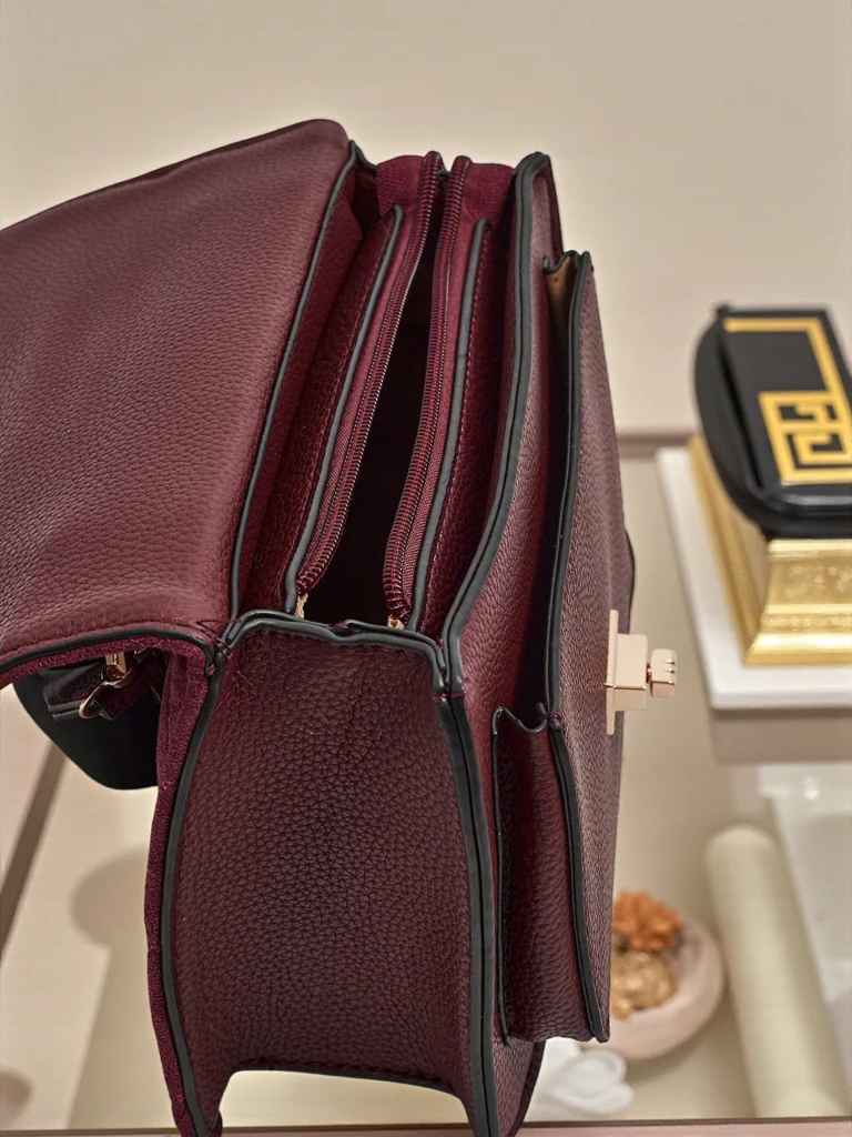 Малка дамска чанта от еко кожа Esmira