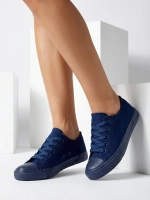 Тъмносиньо