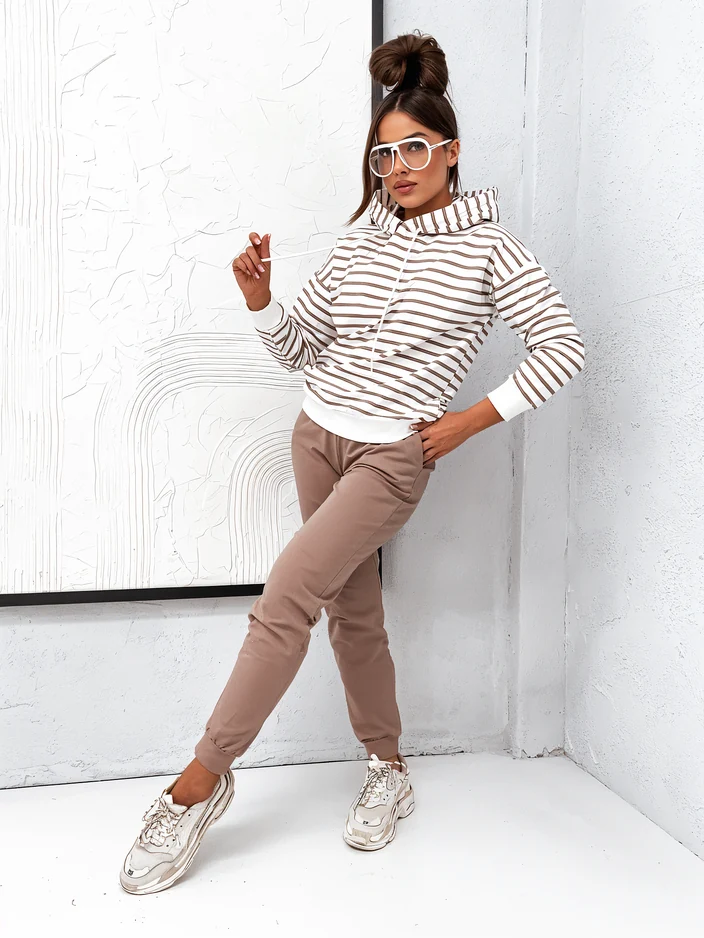 Royalfashion дамски комплект с райета.