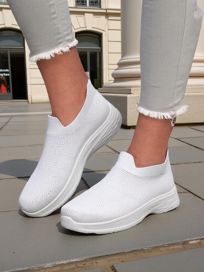 Royalfashion Дамски спортни обувки с плоска подметка Milelles