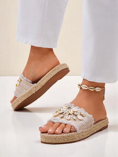 Дамски сандали Perseida Royalfashion сребристи с мидички на плоска подметка