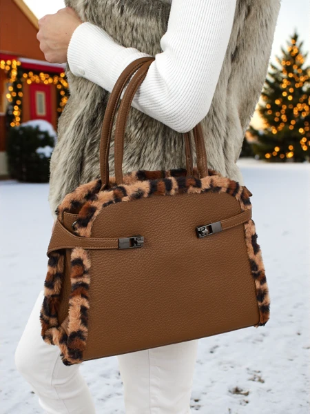 Малка дамска чанта от еко кожа с пантерка Panthory