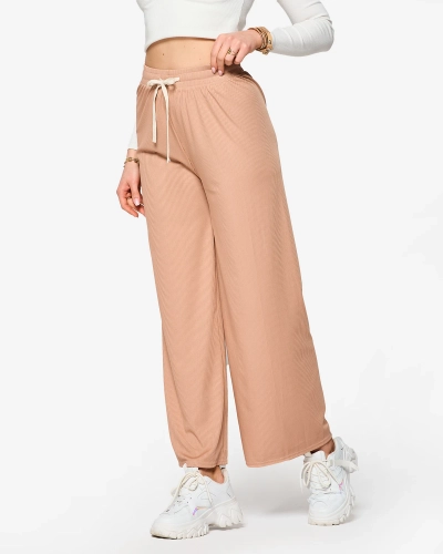 Кафяв дамски широк плисиран панталон - Облекло