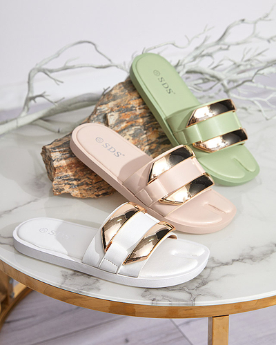 Zielone damskie klapki z dużą złotą ozdobą Kedino - Obuwie