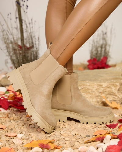 Royalfashion Бежови дамски ботуши с изолация Comfy Walk