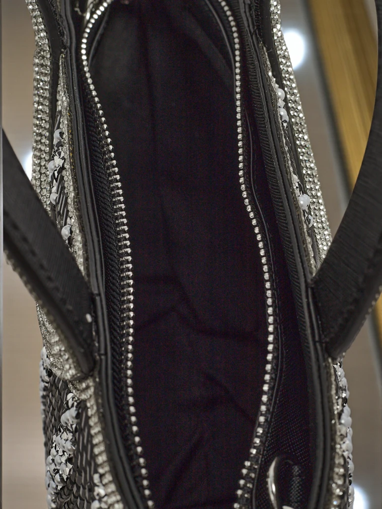 Малка дамска чанта с цирконии Sparkle Queen