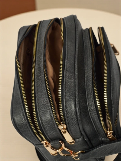 Малка дамска чанта от еко кожа Hidden Thorn