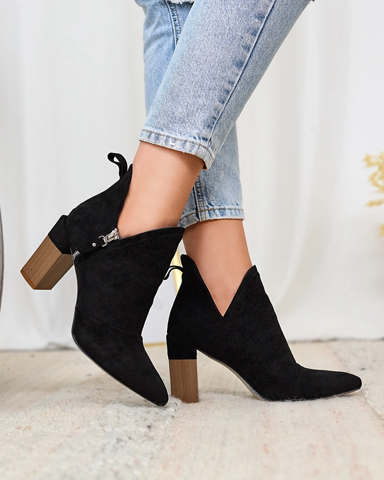 Royalfashion Черни дамски ботуши с висок ток Swerros