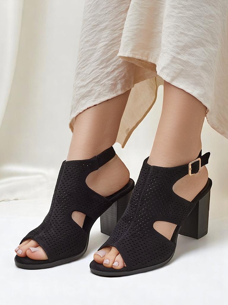 Royalfashion дамски сандали с блок ток и изрязани мотиви Abetle