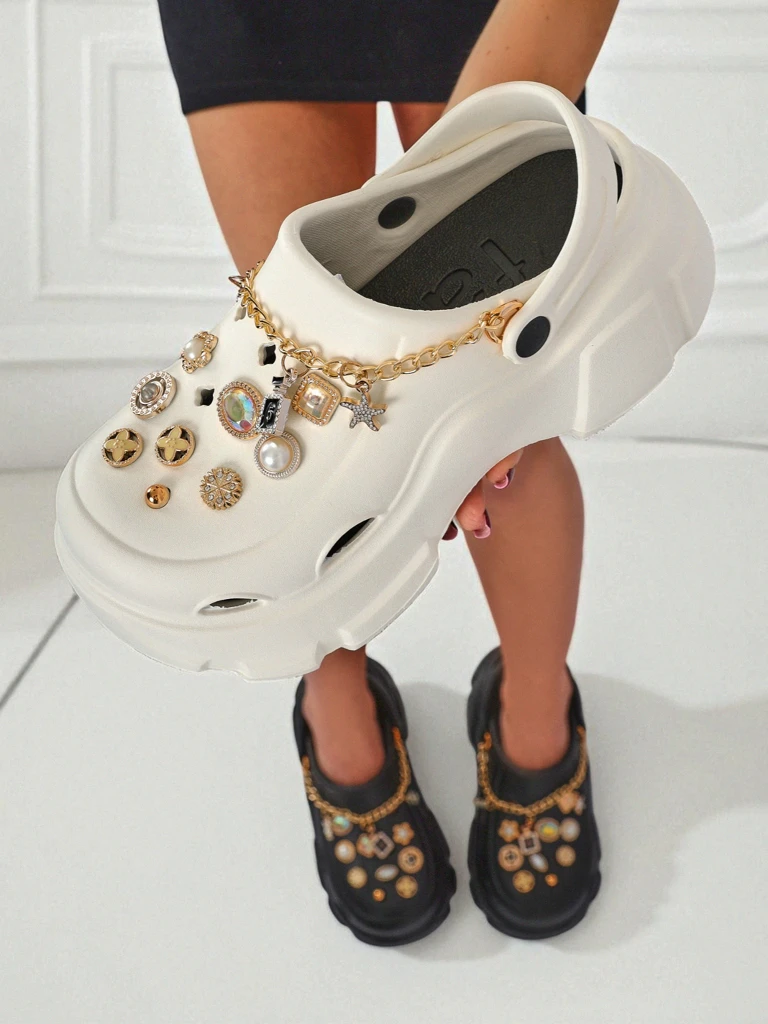 Сандали Caligae Aurelia Bianca с декорации chain в стил glamour