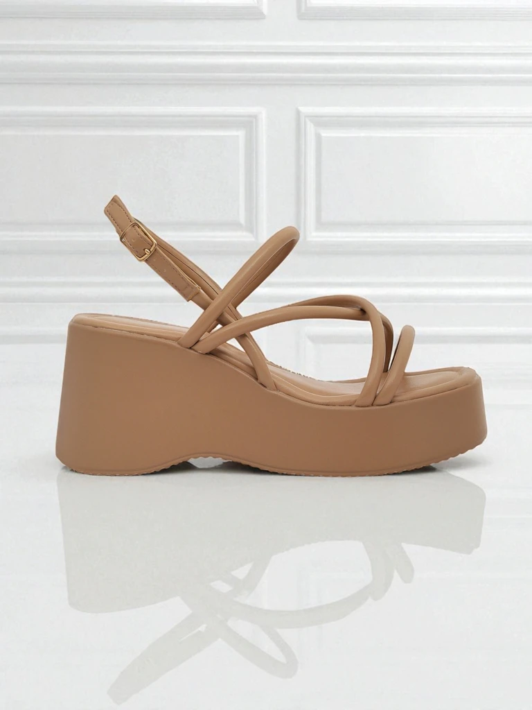 Royalfashion Дамски сандали на котурн Skyline Straps