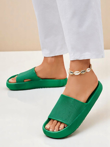 тъмнозелено