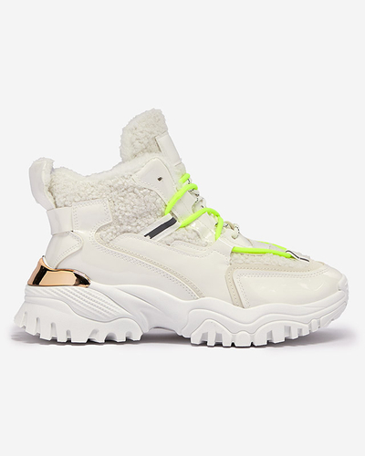 Бели дамски спортни обувки с кожа и неоново зелени връзки Sagglo- Footwear