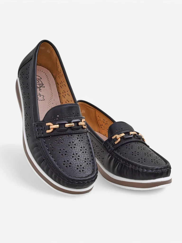 Royalfashion Дамски перфориран мокасини Cerro