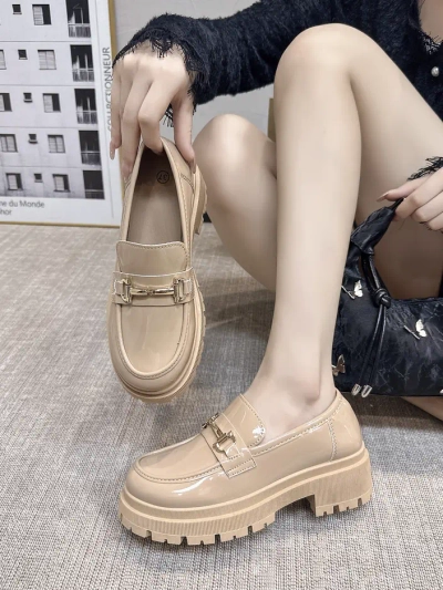 Royalfashion Женски лачени мокасини Adelio