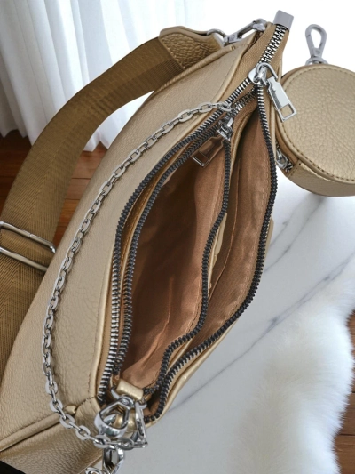 Златна чанта Calista Multi от еко кожа с верижка и чантичка