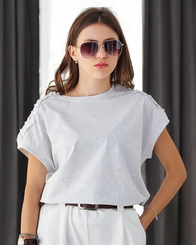 Роклямода Памучна дамска тениска с дантелени ръкави