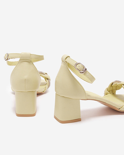 OUTLET Zielone sandały damskie na słupku Marienka - Obuwie