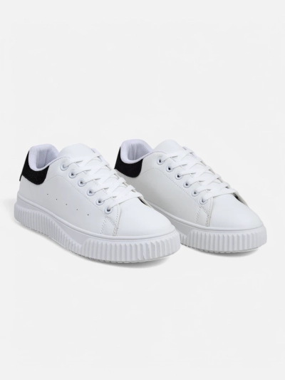 Дамски сникърси Callista на платформа от екологична кожа, бели и черни