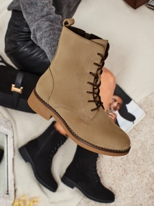 светлокафяв