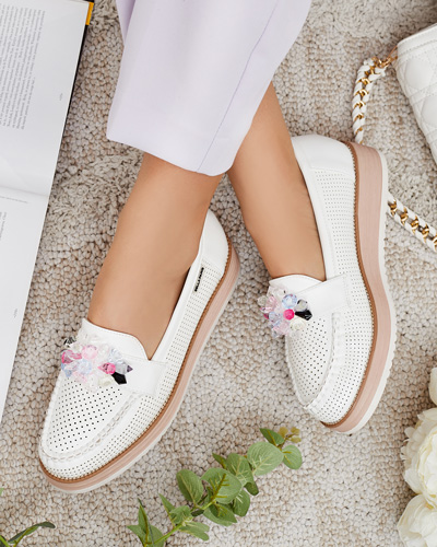 Royalfashion Мокасини с цветни камъни Restea