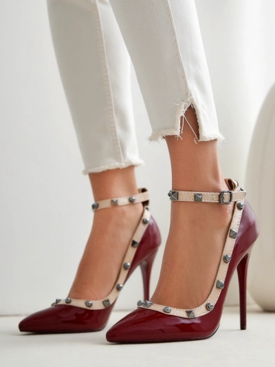 Royalfashion Лачени дамски токчета с бодли Qoscalle