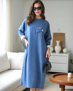 Тъмносиньо