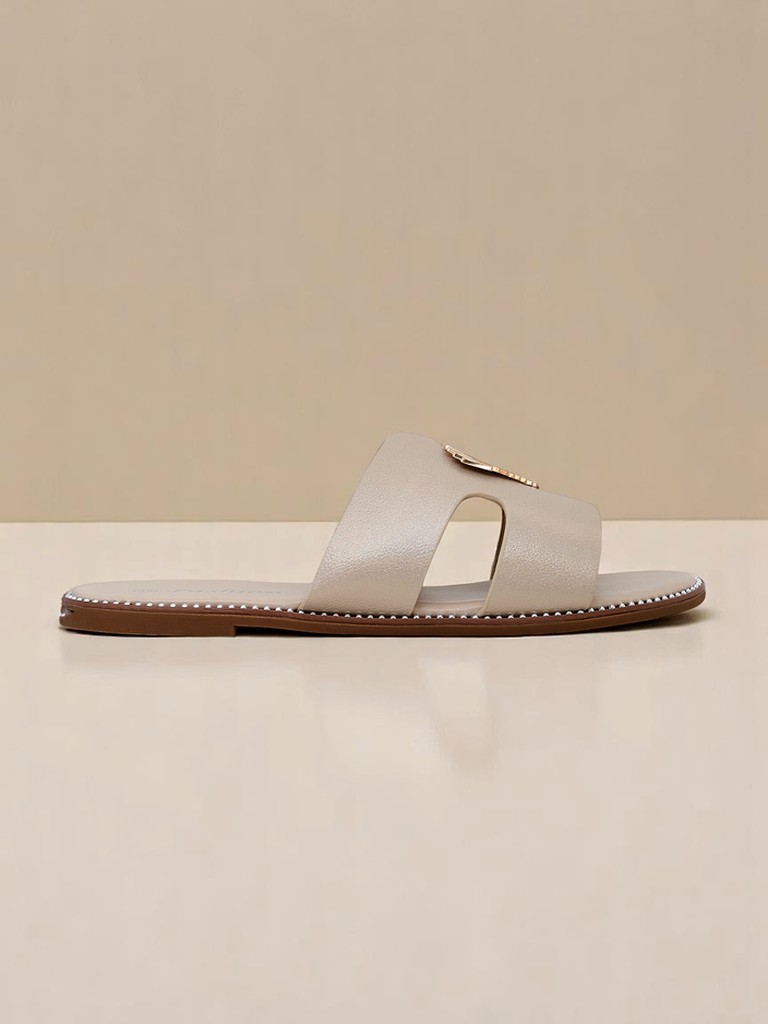 Royalfashion Дамски чехли на равна подметка Heart Chic