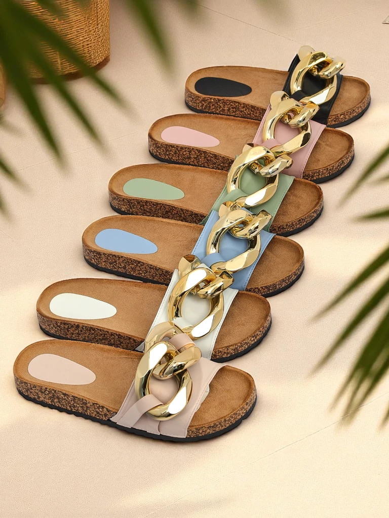 Beżowe klapki damskie z ozdobą Sofig- Obuwie