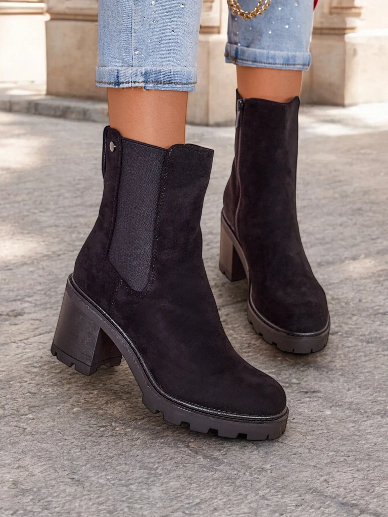 Ниски дамски ботуши от еко велур на Royalfashion на цена Weggis