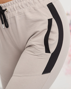 Светлосив || гълъбово сиво