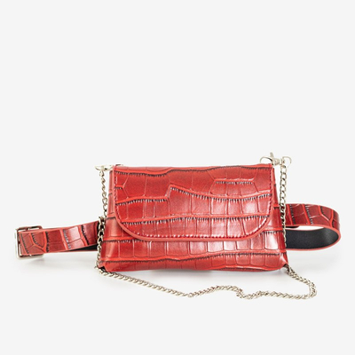 Bordowa torebka typu nerka a'la skóra węża - Akcesoria