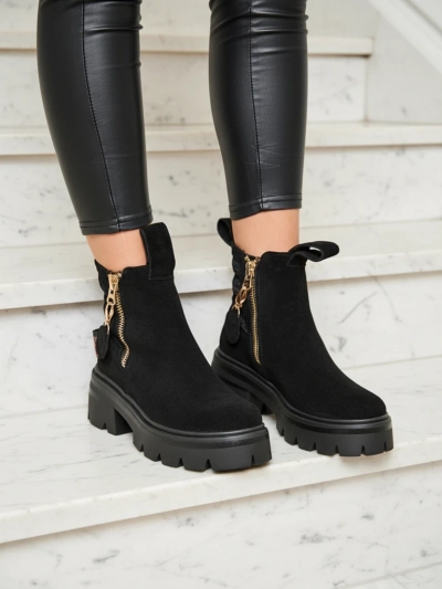 Royalfashion Дамски ботуши от еко велур в черно Refaset