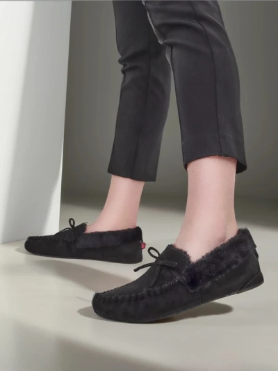 Royalfashion Дамски мокасини с косъм Актики