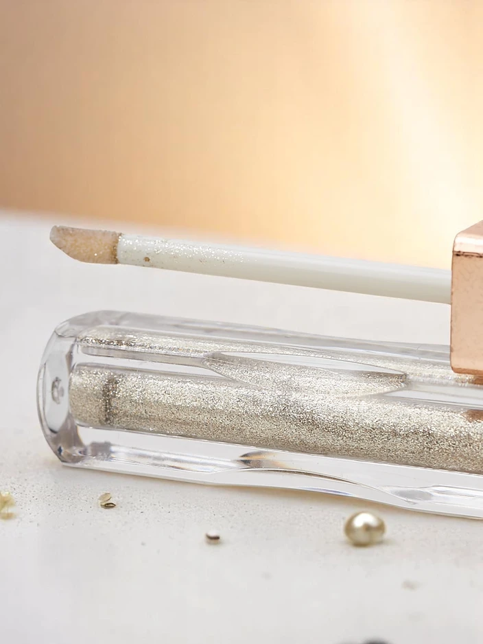 Блестящ течен сенки за очи в цвят Поляр