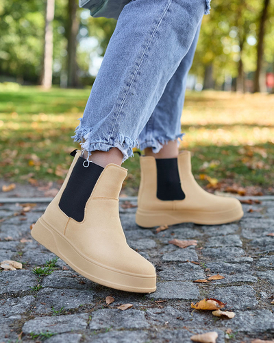 Royalfashion Бежови дамски ботуши a'la snow boots Uteris