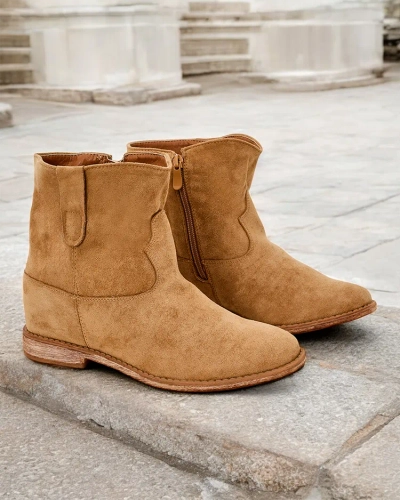 Royalfashion Кафяви боти на глезена с каубойски стил на покрита платформа Patorias