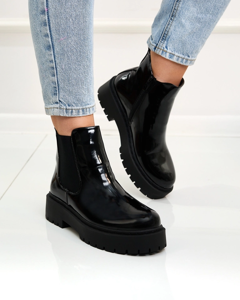 Royalfashion Черни лакирани дамски ботуши без ток Гланциран шик