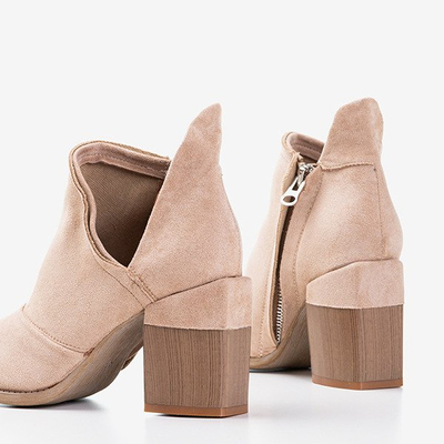 Beżowe damskie botki na słupku z wycięciami Cintura - Obuwie