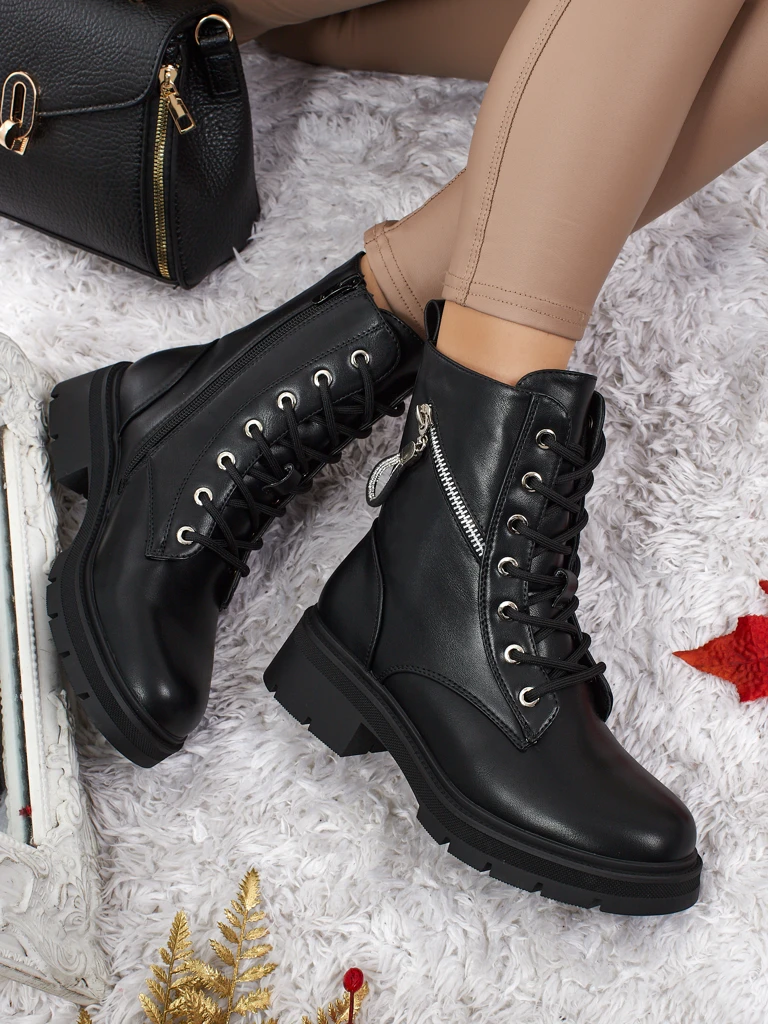 Дамски боти работни с декорации Kassira