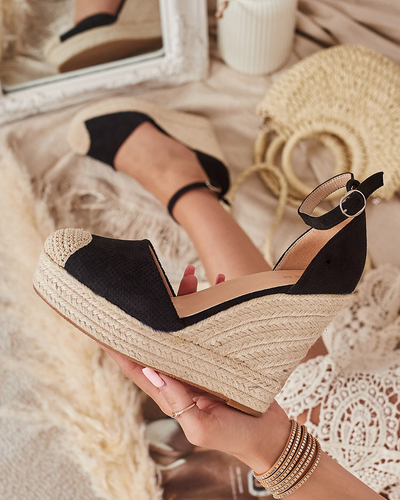 Royalfashion Черни дамски сандали на платформа Meylasi