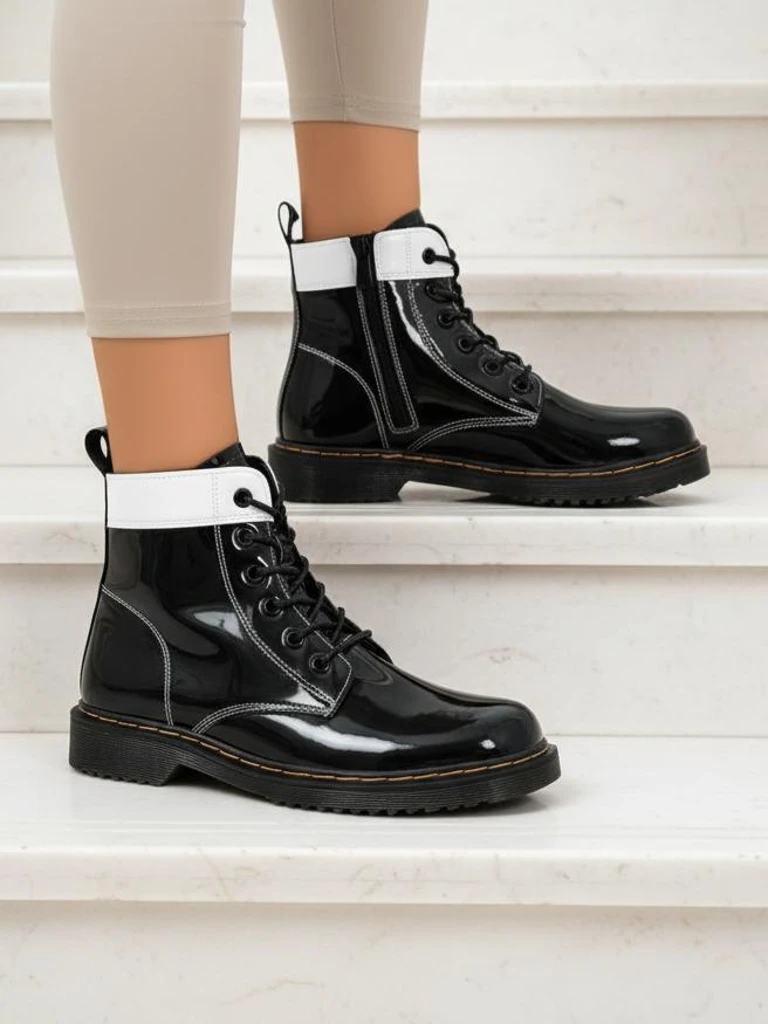 Дамски боти Perseida Nero от екологична патентна кожа, с връзки